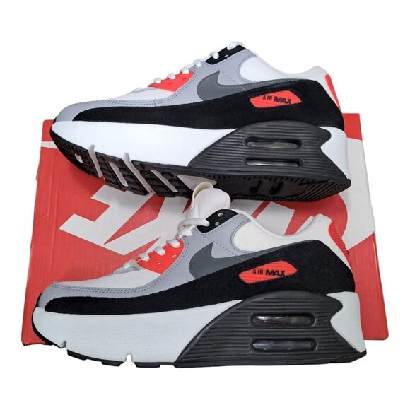 New Nike Women's Air Max 90 LV8 Sneaker - White/Black/Grey - Size: 8 ( 25 CM) - Picture 8 of 16